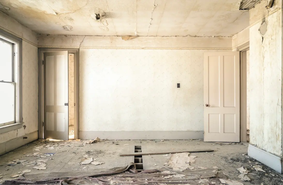 Waste disposal crew managing a cleanout project in Silver Lakes